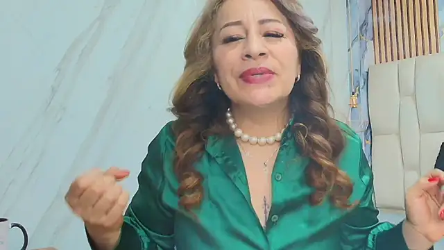 Snapshot of BeatrizSchmidt chatting on 11.11.25 BeatrizSchmidt online show from 11.11.25