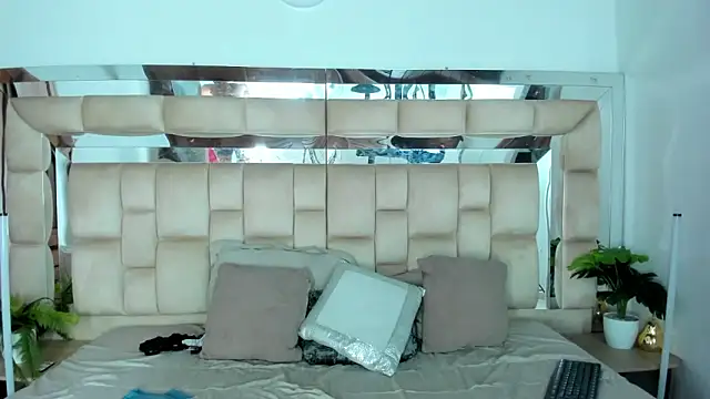 HotVoltage online show from 12.02.25