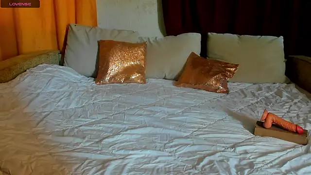 Eva purrr  online show from 04.07.26