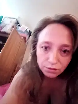 Snapshot of HotMommaCR chatting on 11.04.25 HotMommaCR online show from 11.04.25