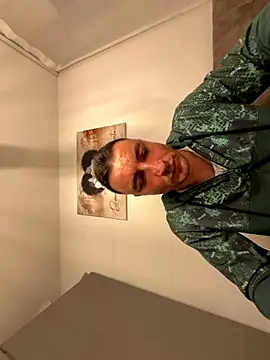 Snapshot of Sempresborroso_89 chatting on 11.17.25 Sempresborroso 89 online show from 11.17.25