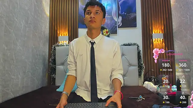 Elian Julian online show from 11.24.25