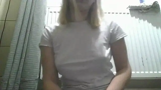 Snapshot of dirty_sasha00 chatting on 04.18.26 dirty sasha00 online show from 04.18.26