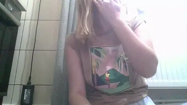 Snapshot of dirty_sasha00 chatting on 05.15.26 dirty sasha00 online show from 05.15.26