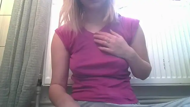 Snapshot of dirty_sasha00 chatting on 05.17.26 dirty sasha00 online show from 05.17.26