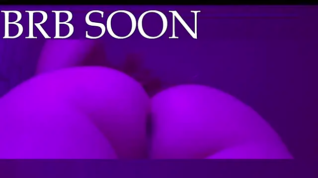 Snapshot of aurifox chatting on 12.14.25 aurifox online show from 12.14.25