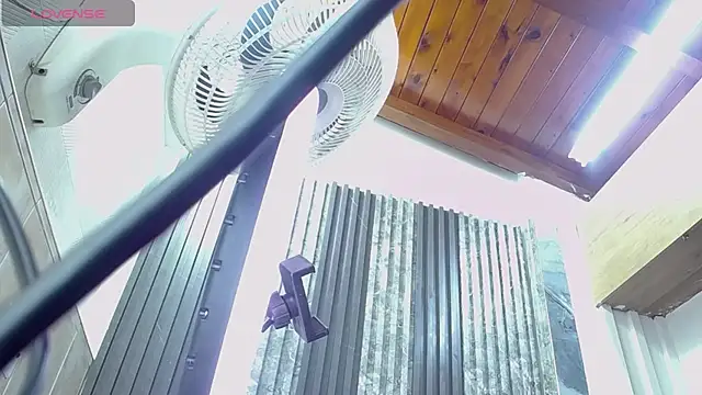 Caitlyn-Joness  online show from 11.14.25