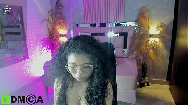 Snapshot of griselle_rousse chatting on 11.22.25 griselle rousse online show from 11.22.25