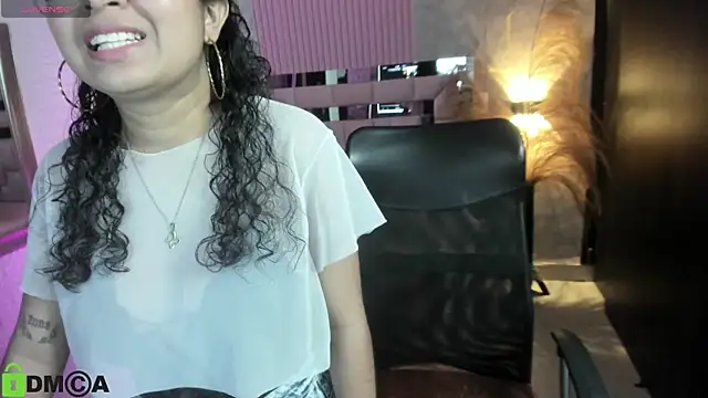 Snapshot of griselle_rousse chatting on 12.15.25 griselle rousse online show from 12.15.25