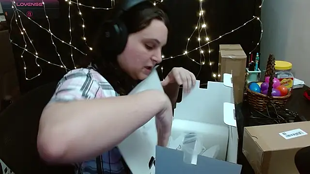 Salacious Sage online show from 04.04.26