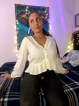 Snapshot of alisaa_jhons1 chatting on 11.30.25 alisaa jhons1 online show from 11.30.25