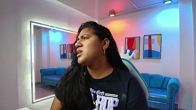 Snapshot of Alondra_gomexxx chatting on 11.06.25 Alondra gomexxx online show from 11.06.25