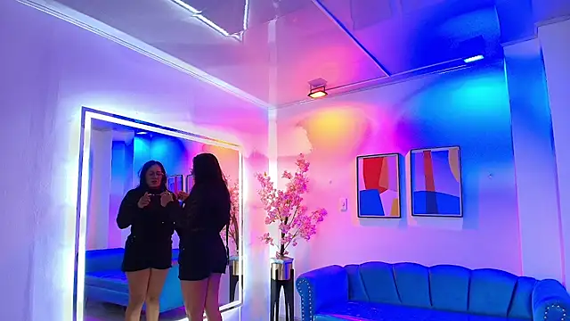 Snapshot of Alondra_gomexxx chatting on 11.09.25 Alondra gomexxx online show from 11.09.25