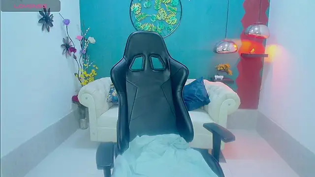 Snapshot of Scandarkmarie chatting on 11.26.25 Scandarkmarie online show from 11.26.25