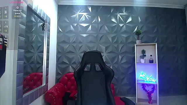 Snapshot of Scandarkmarie chatting on 12.20.25 Scandarkmarie online show from 12.20.25