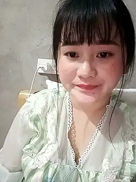 Snapshot of Anngela_18 chatting on 11.11.25 Anngela 18 online show from 11.11.25