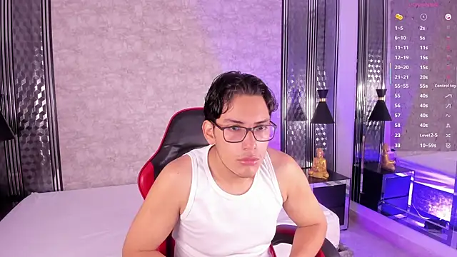 TheoHart  online show from 11.07.25