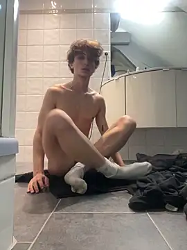 Snapshot of TeenNPlay chatting on 11.14.25 TeenNPlay online show from 11.14.25