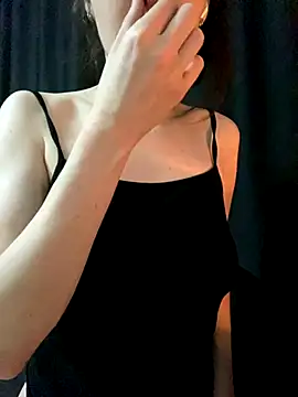 Snapshot of shrie_beverly00 chatting on 12.01.25 shrie beverly00 online show from 12.01.25