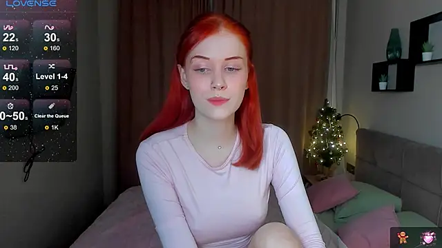 Snapshot of alice_with_freckles chatting on 01.12.26 alice with freckles online show from 01.12.26