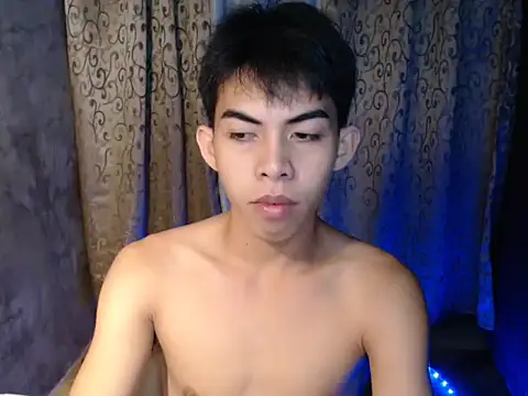 Snapshot of Urhotsilverboy chatting on 01.19.26 Urhotsilverboy online show from 01.19.26