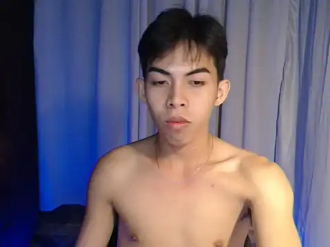 Snapshot of Urhotsilverboy chatting on 03.04.26 Urhotsilverboy online show from 03.04.26