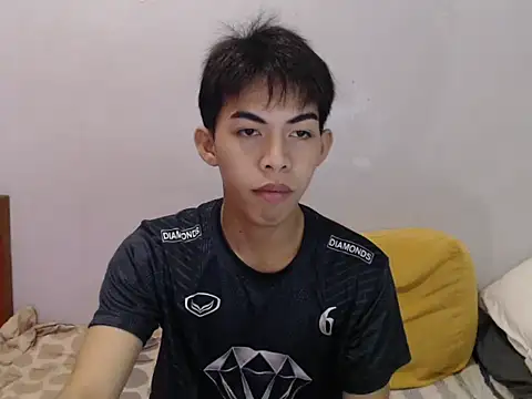 Snapshot of Urhotsilverboy chatting on 08.03.26 Urhotsilverboy online show from 08.03.26