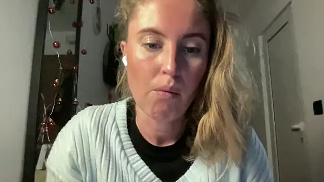 Snapshot of Ameli8 chatting on 01.16.26 Ameli8 online show from 01.16.26