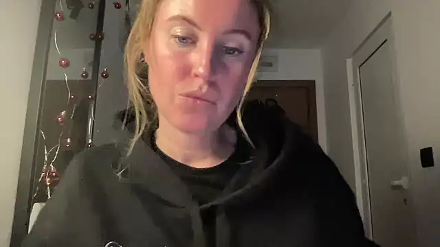 Snapshot of Ameli8 chatting on 01.18.26 Ameli8 online show from 01.18.26