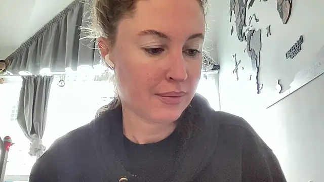 Snapshot of Ameli8 chatting on 02.16.26 Ameli8 online show from 02.16.26