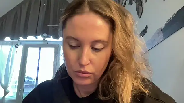 Snapshot of Ameli8 chatting on 02.17.26 Ameli8 online show from 02.17.26