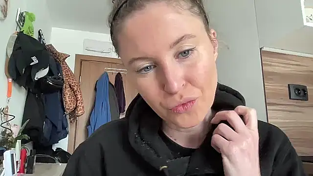 Snapshot of Ameli8 chatting on 02.20.26 Ameli8 online show from 02.20.26