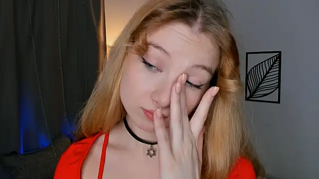 Snapshot of AeliraNox chatting on 11.09.25 AeliraNox online show from 11.09.25