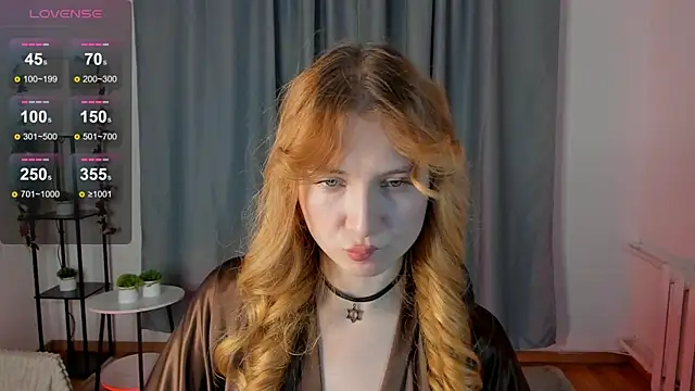 Snapshot of AeliraNox chatting on 11.12.25 AeliraNox online show from 11.12.25