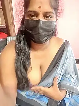 Snapshot of Keerthee_ chatting on 11.09.25 Keerthee online show from 11.09.25