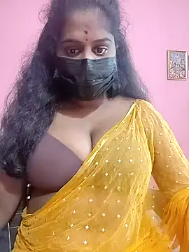 Snapshot of Keerthee_ chatting on 11.14.25 Keerthee online show from 11.14.25