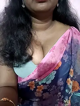 Snapshot of Keerthee_ chatting on 11.14.25 Keerthee online show from 11.14.25