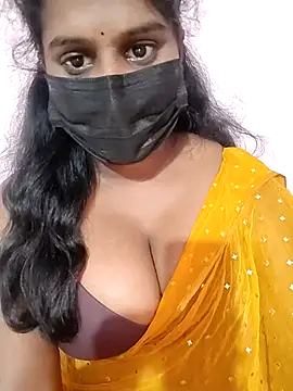 Snapshot of Keerthee_ chatting on 11.16.25 Keerthee online show from 11.16.25