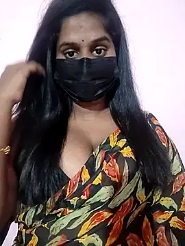 Snapshot of Keerthee_ chatting on 11.17.25 Keerthee online show from 11.17.25