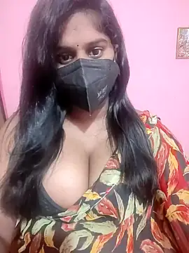 Snapshot of Keerthee_ chatting on 11.19.25 Keerthee online show from 11.19.25