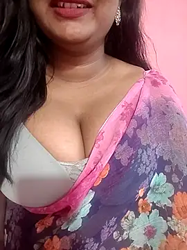 Snapshot of Keerthee_ chatting on 11.20.25 Keerthee online show from 11.20.25