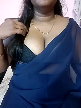 Snapshot of Keerthee_ chatting on 12.04.25 Keerthee online show from 12.04.25