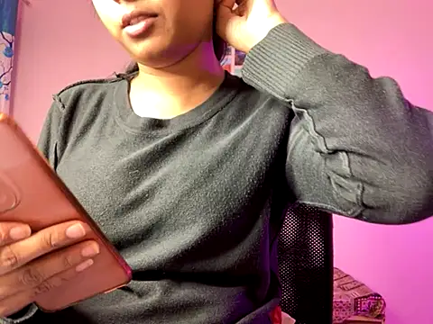 Suzanne 0 online show from 11.18.25