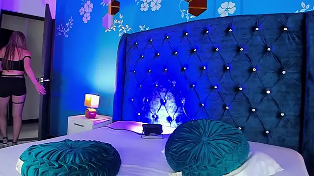 violet smith2 online show from 01.05.26