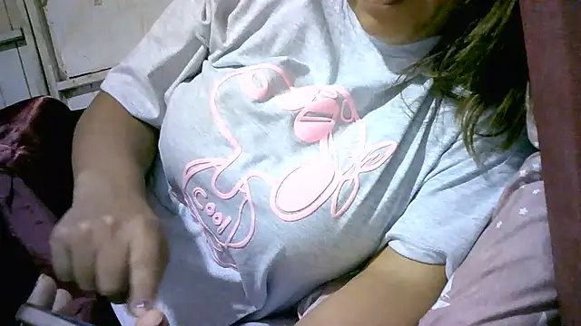 Snapshot of Zulreyna chatting on 07.18.26 Zulreyna online show from 07.18.26