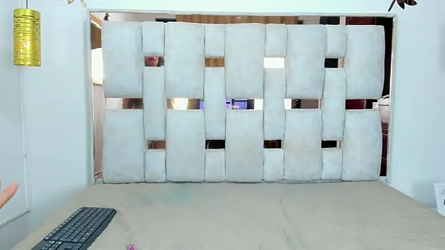 Lois Cullen online show from 11.06.25