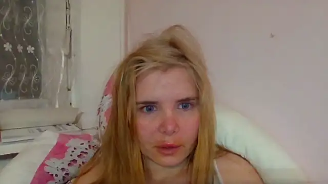 Snapshot of HornyElena chatting on 02.05.26 HornyElena online show from 02.05.26