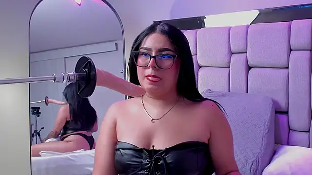 Snapshot of Amy_whittee chatting on 12.18.25 Amy whittee online show from 12.18.25