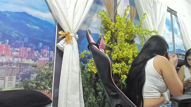 LucieAndSarah online show from 11.11.25