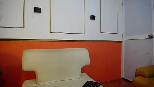 Tessachains 2  online show from 12.05.25